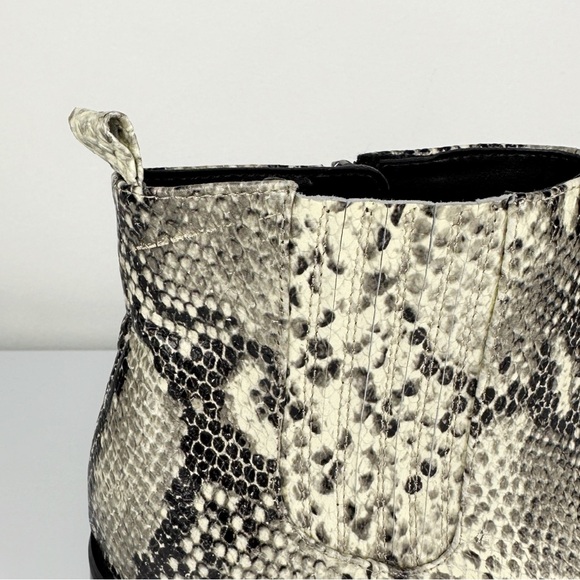 Blondo Women's Elvina Snake Print Leather Ankle Boots Gray Size 9.5 - Picture 9 of 13